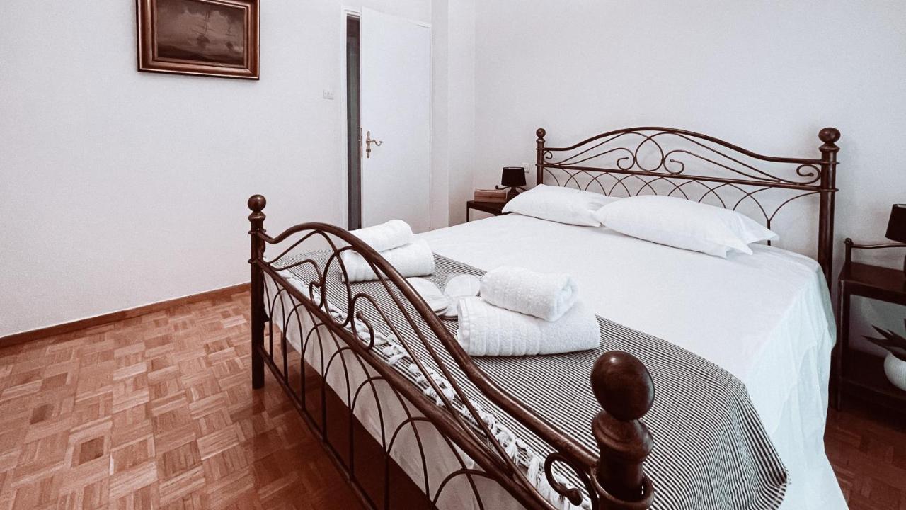 Vintage 2-Bedroom Apt In The Heart Of The City Athens Exterior photo