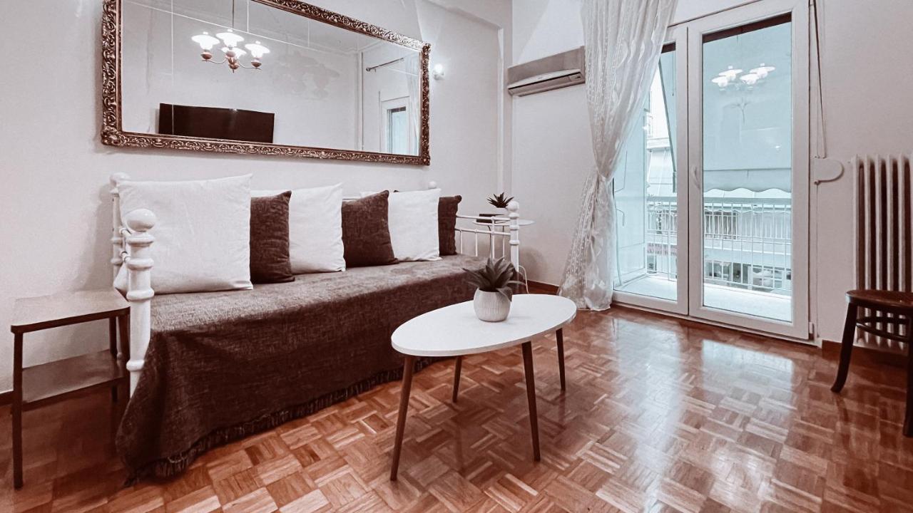 Vintage 2-Bedroom Apt In The Heart Of The City Athens Exterior photo