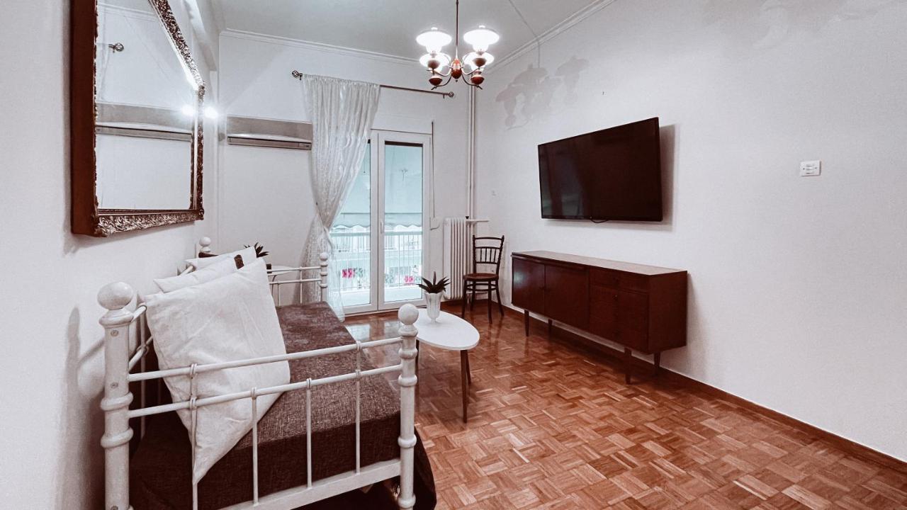 Vintage 2-Bedroom Apt In The Heart Of The City Athens Exterior photo
